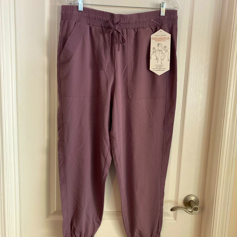 One 5 One Jogger 4 Way Performance Stretch SZ L- Pants Mauve Color NWT